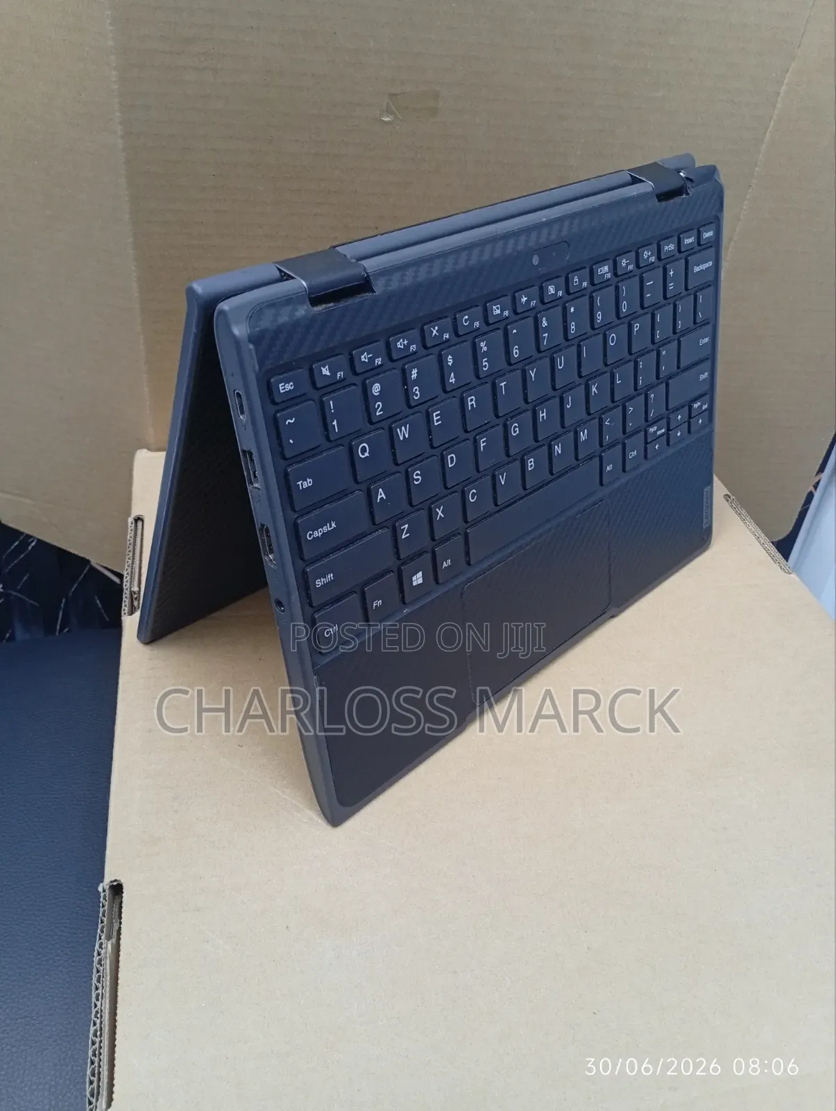 Laptop Lenovo 300e 4GB Intel SSD 140GB