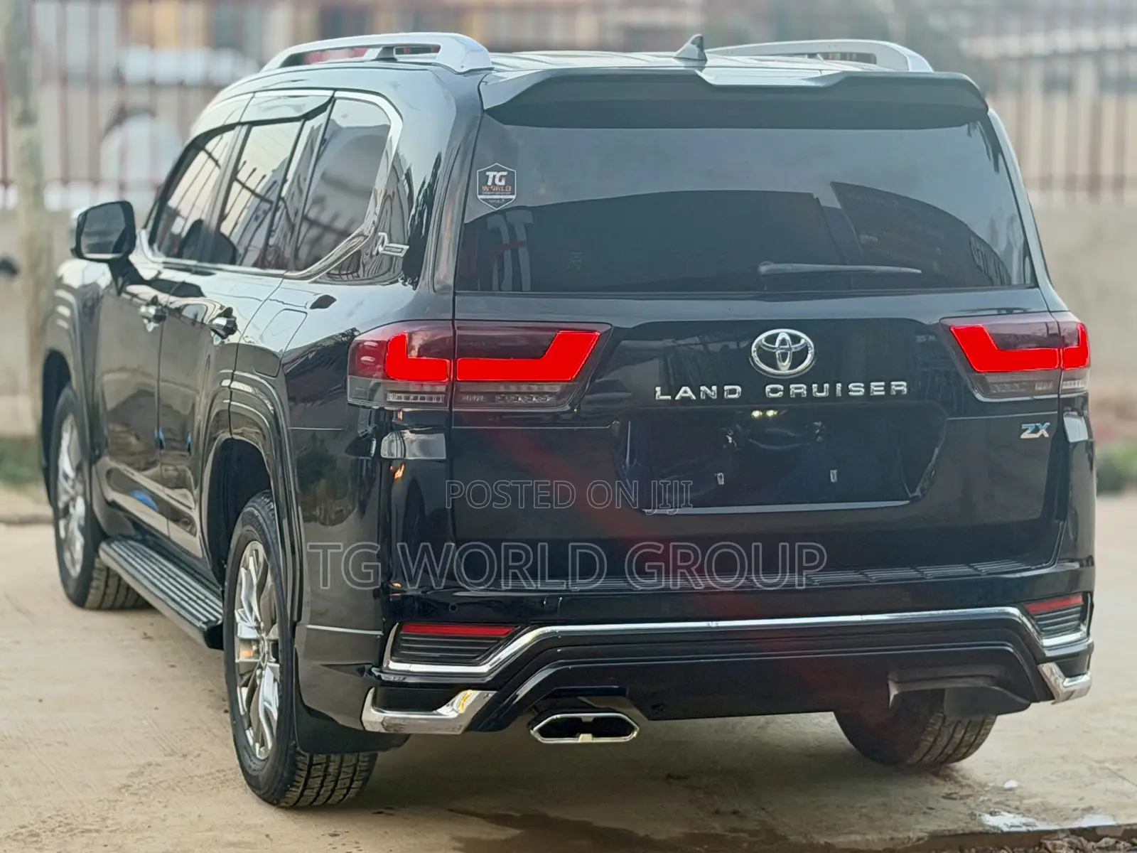 Toyota Land Cruiser LC300 2023 Black