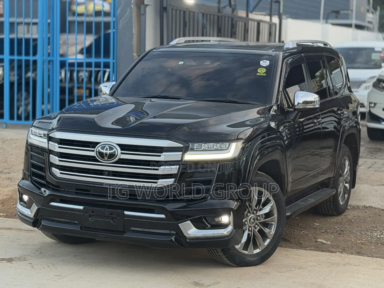 Toyota Land Cruiser LC300 2023 Black