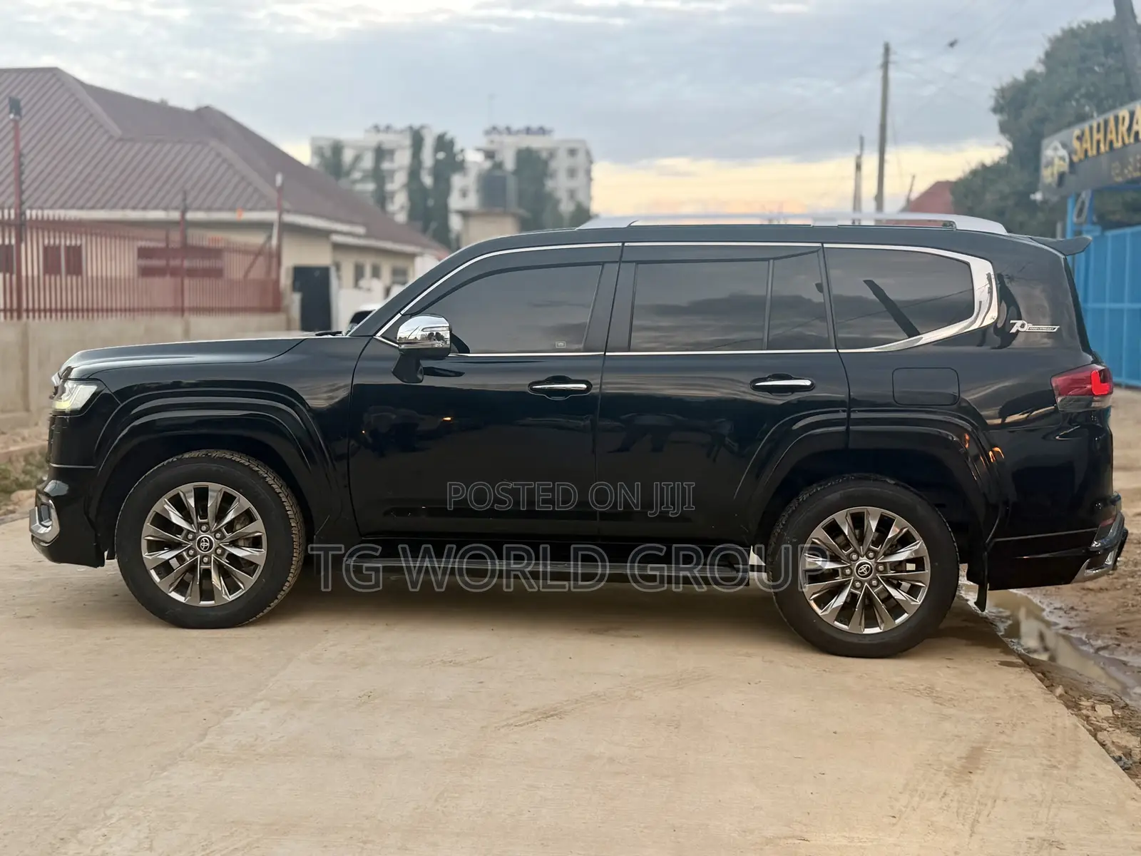 Toyota Land Cruiser LC300 2023 Black