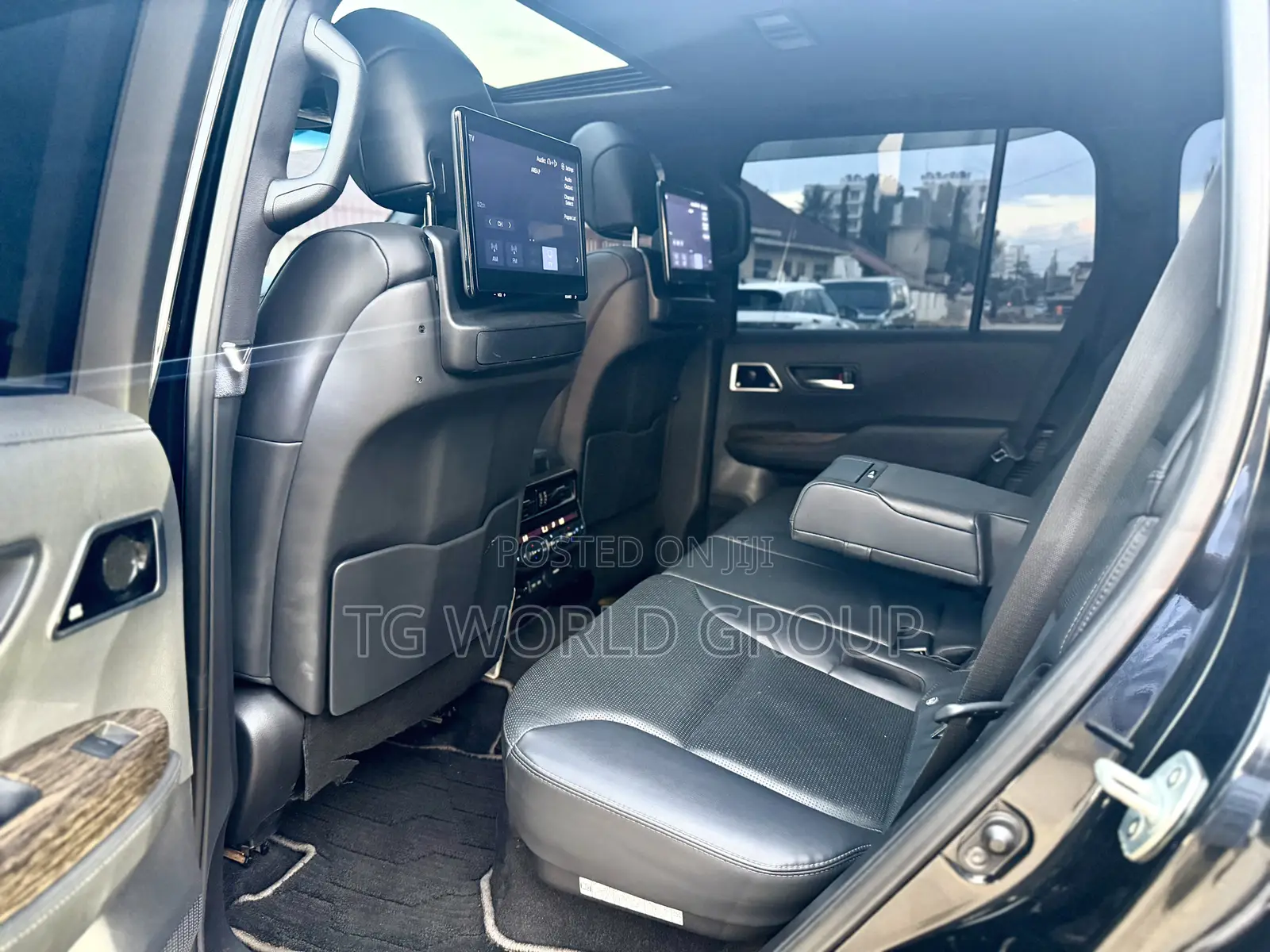 Toyota Land Cruiser LC300 2023 Black