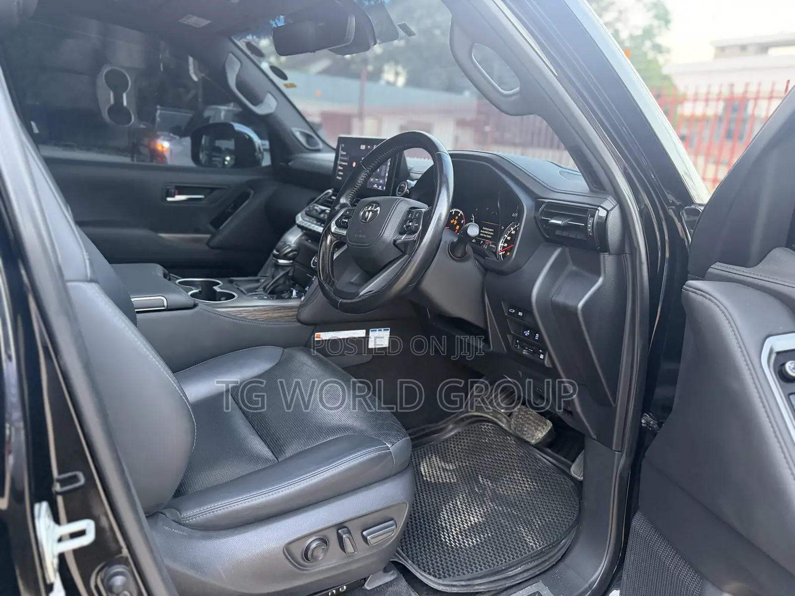Toyota Land Cruiser LC300 2023 Black