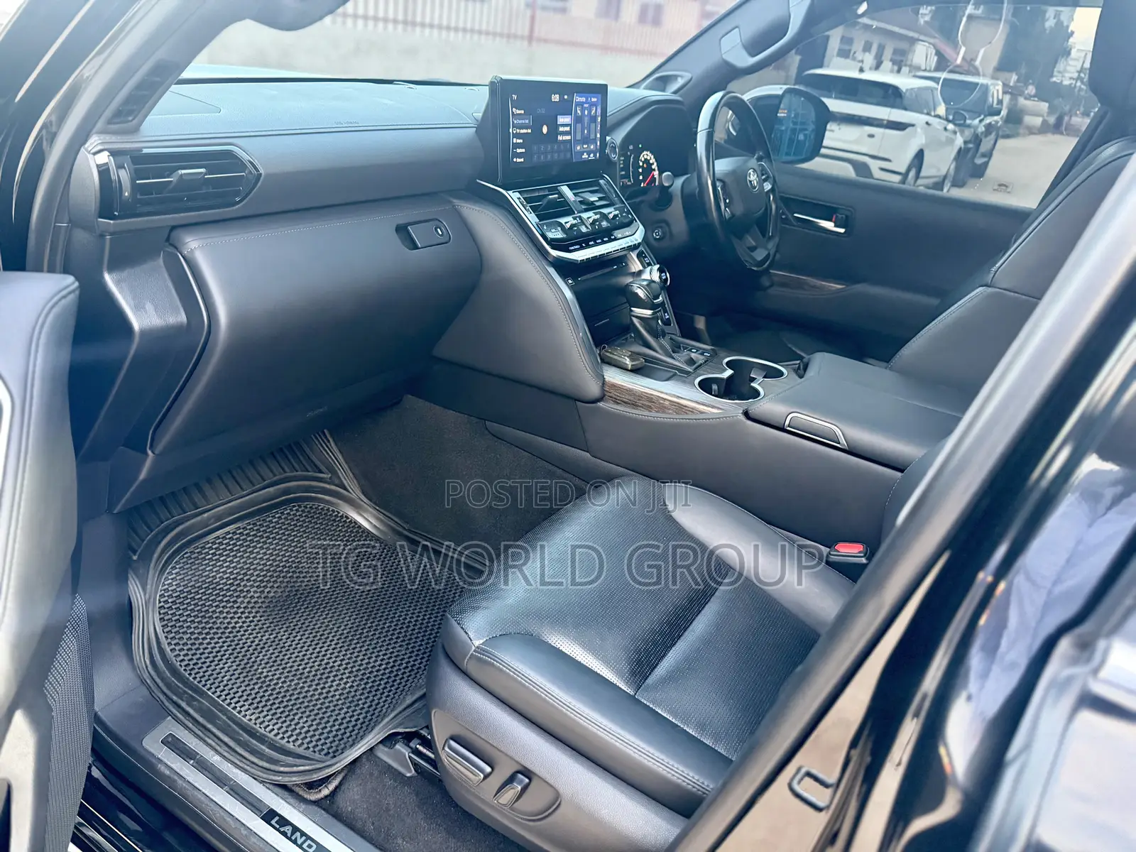 Toyota Land Cruiser LC300 2023 Black