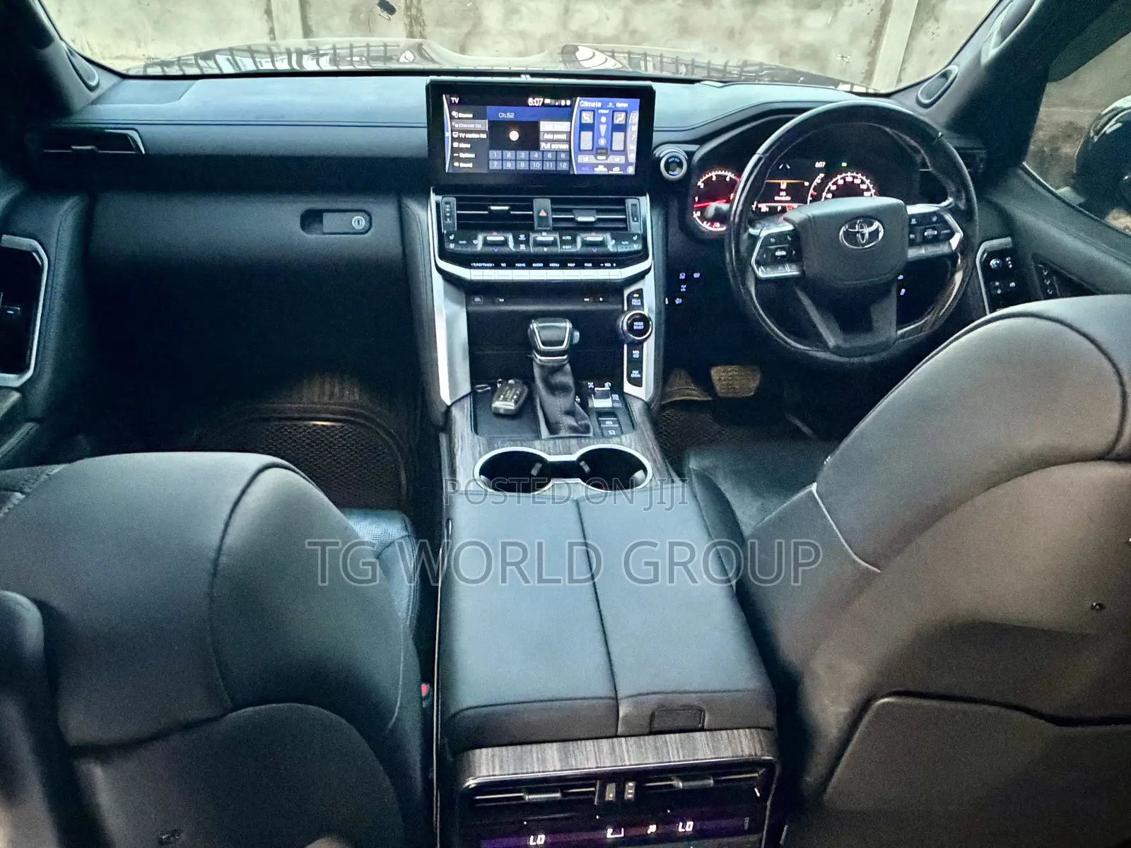 Toyota Land Cruiser LC300 2023 Black