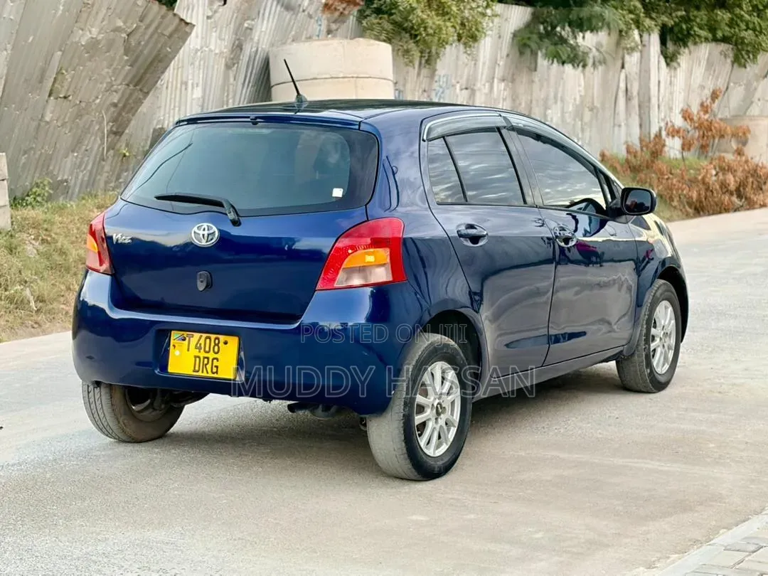 Toyota Vitz 2005 Blue