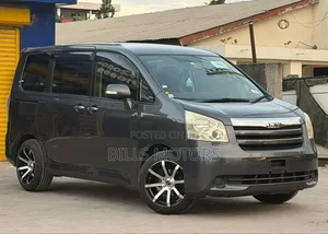 Toyota Noah 2008 Gray