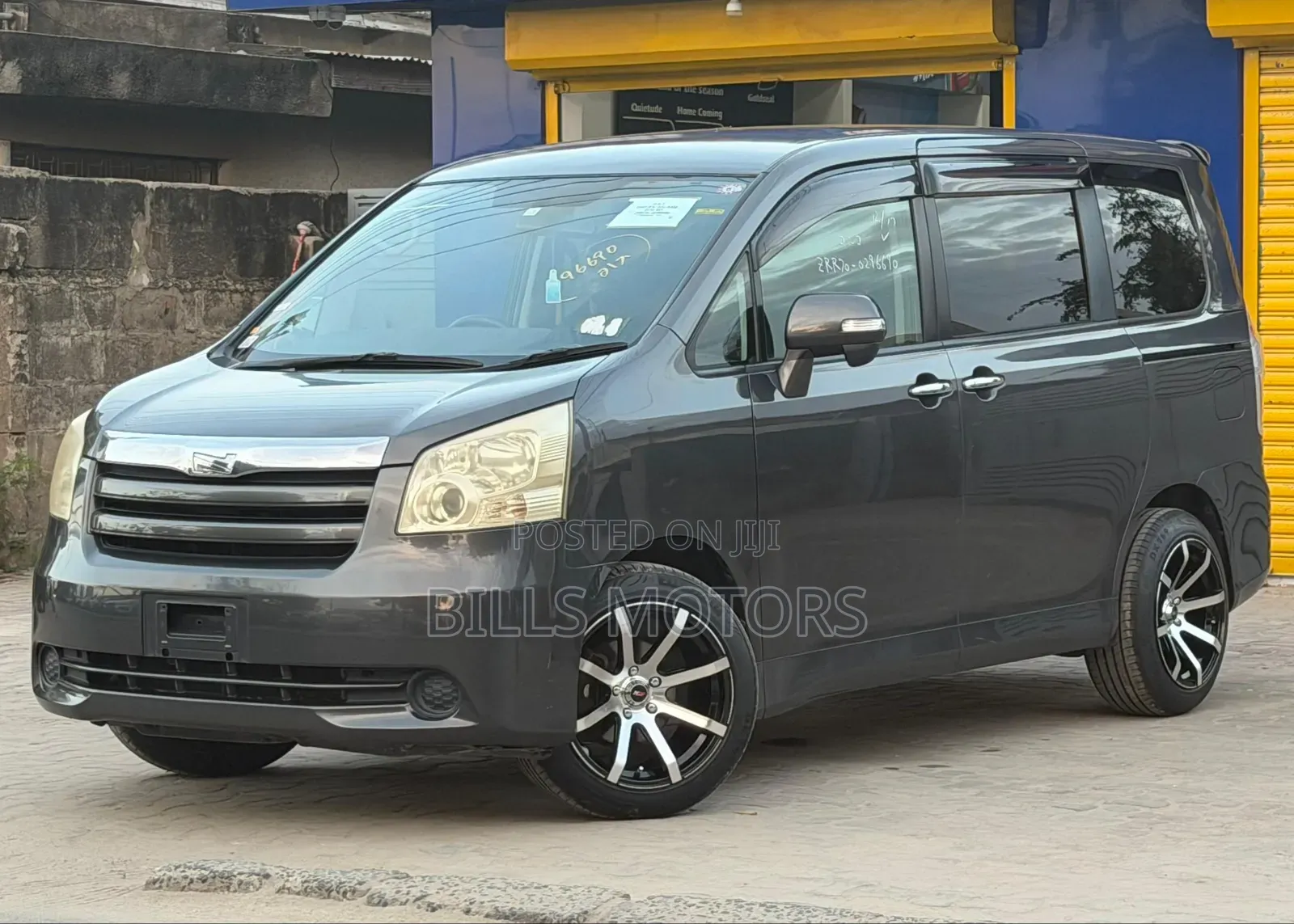 Toyota Noah 2008 Gray