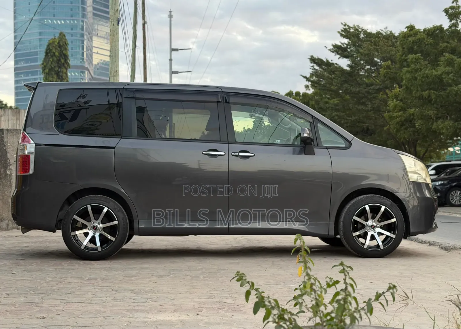 Toyota Noah 2008 Gray