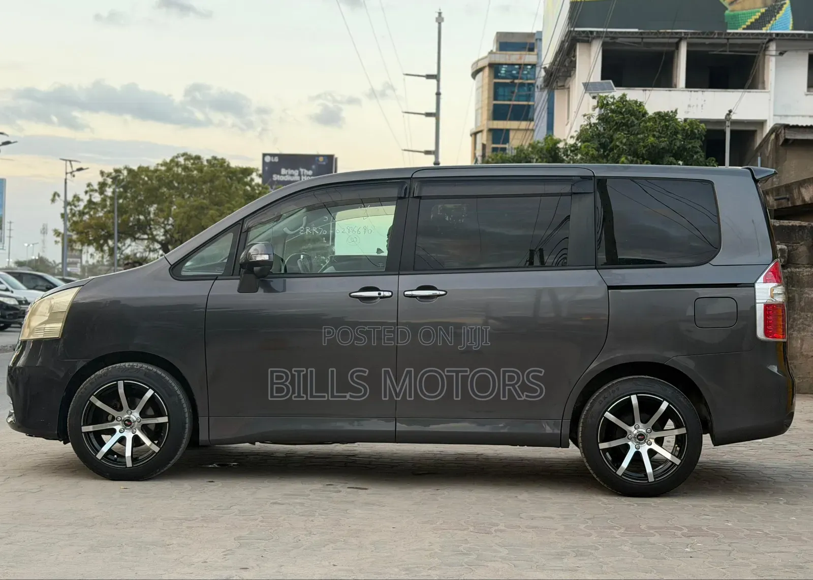 Toyota Noah 2008 Gray