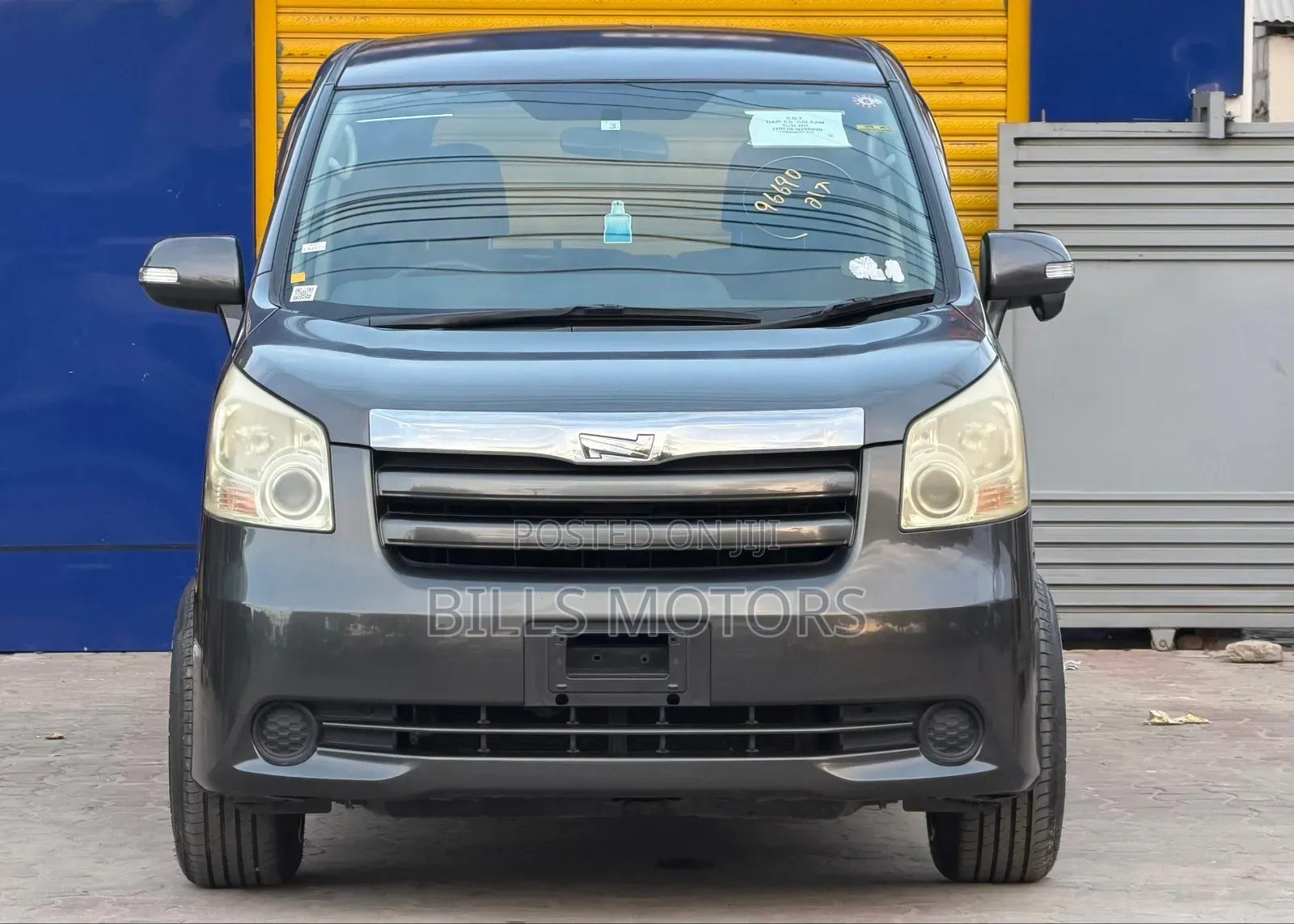 Toyota Noah 2008 Gray