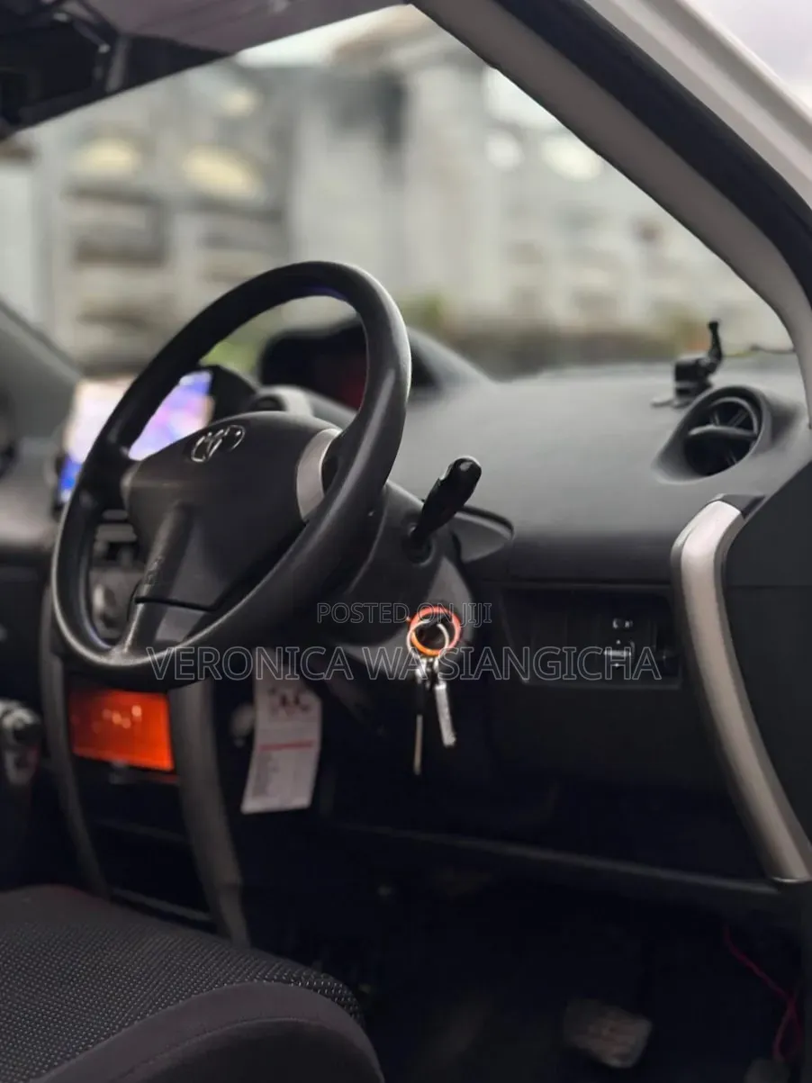 Toyota IST 2004 White