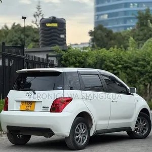 Toyota IST 2004 White