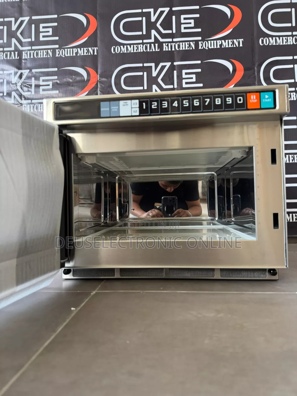*Commercial Microwave 34l*-