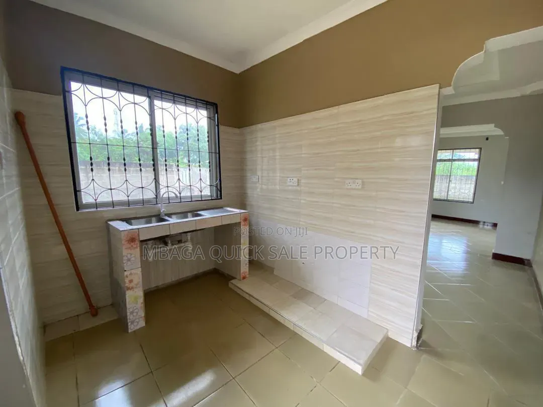 3bdrm House in Wazo Kisanga, Bunju for sale