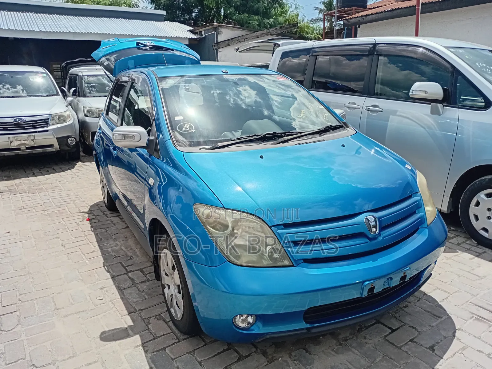 Toyota IST 2004 Blue