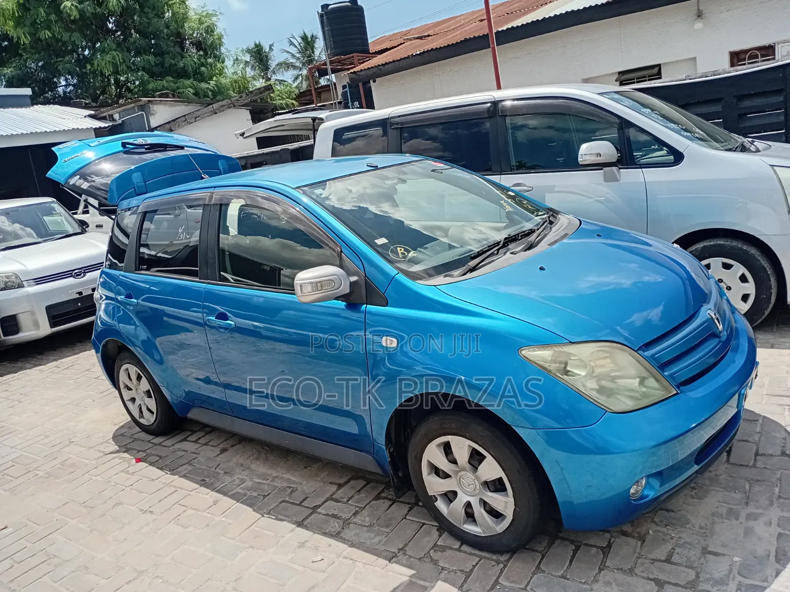 Toyota IST 2004 Blue