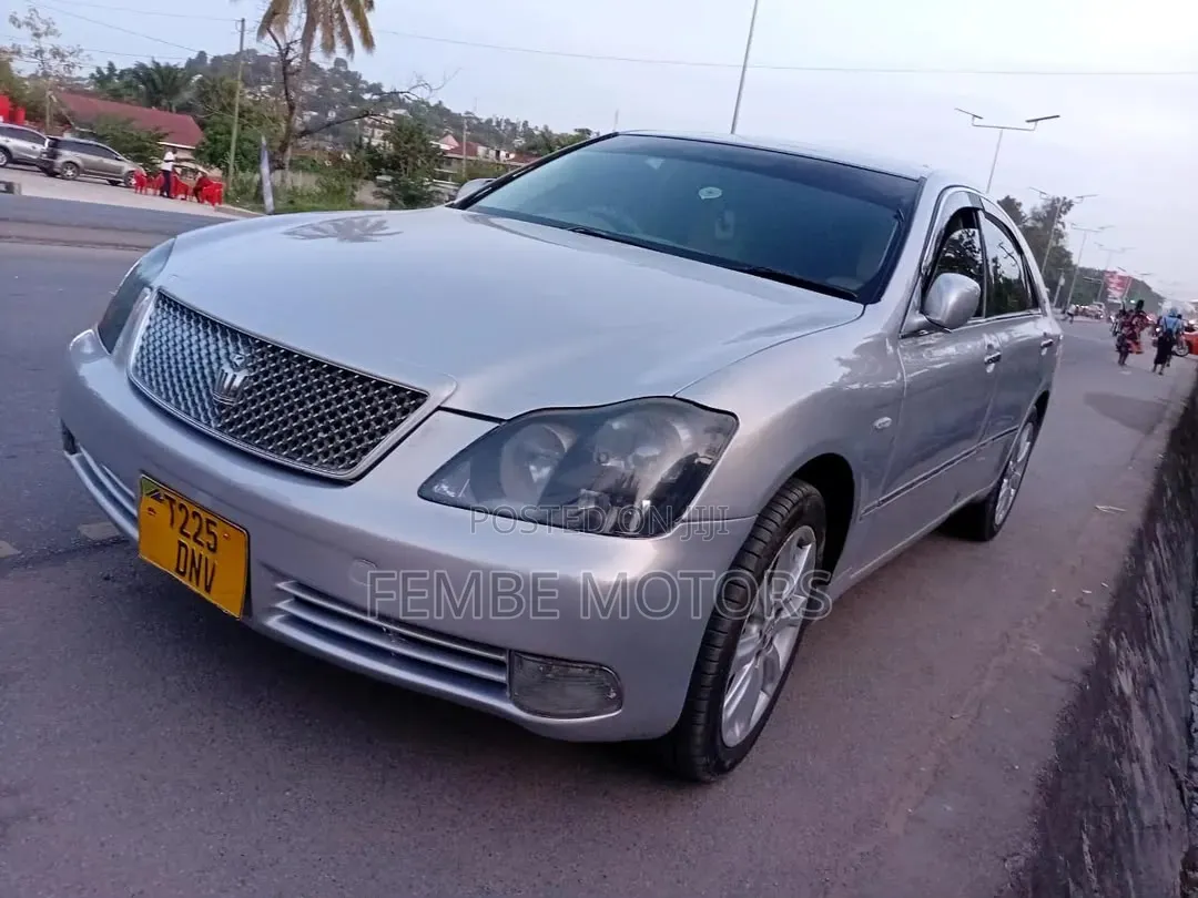 Toyota Crown 2006 Silver