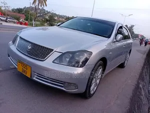 Toyota Crown 2006 Silver