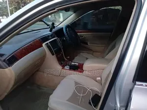 Toyota Crown 2006 Silver