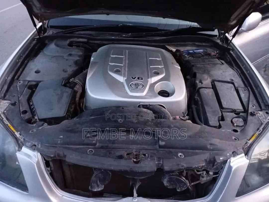 Toyota Crown 2006 Silver