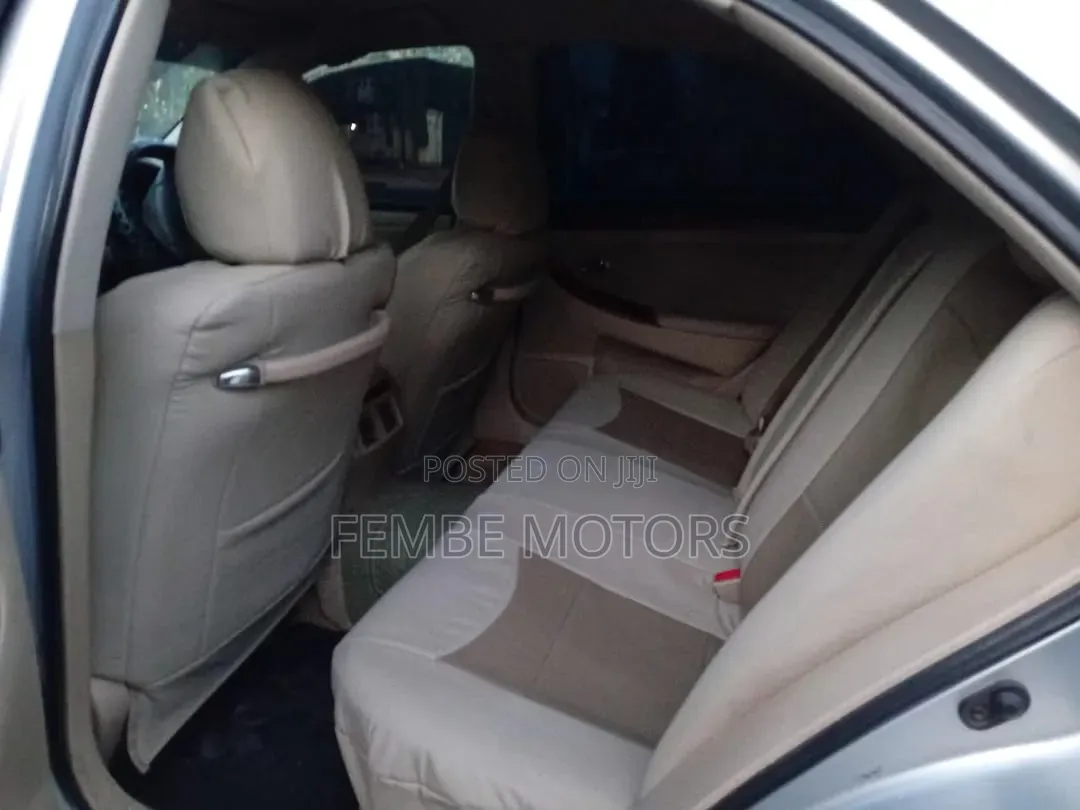 Toyota Crown 2006 Silver