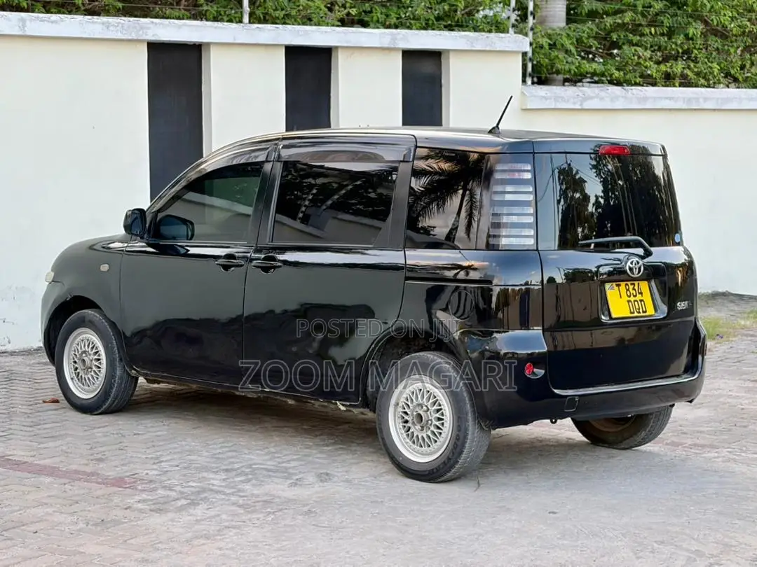 Toyota Sienta 2005 Black