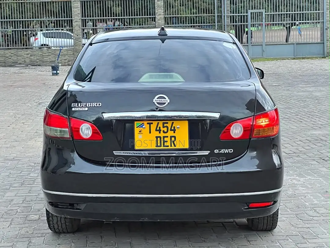 Nissan Bluebird 2005 Black