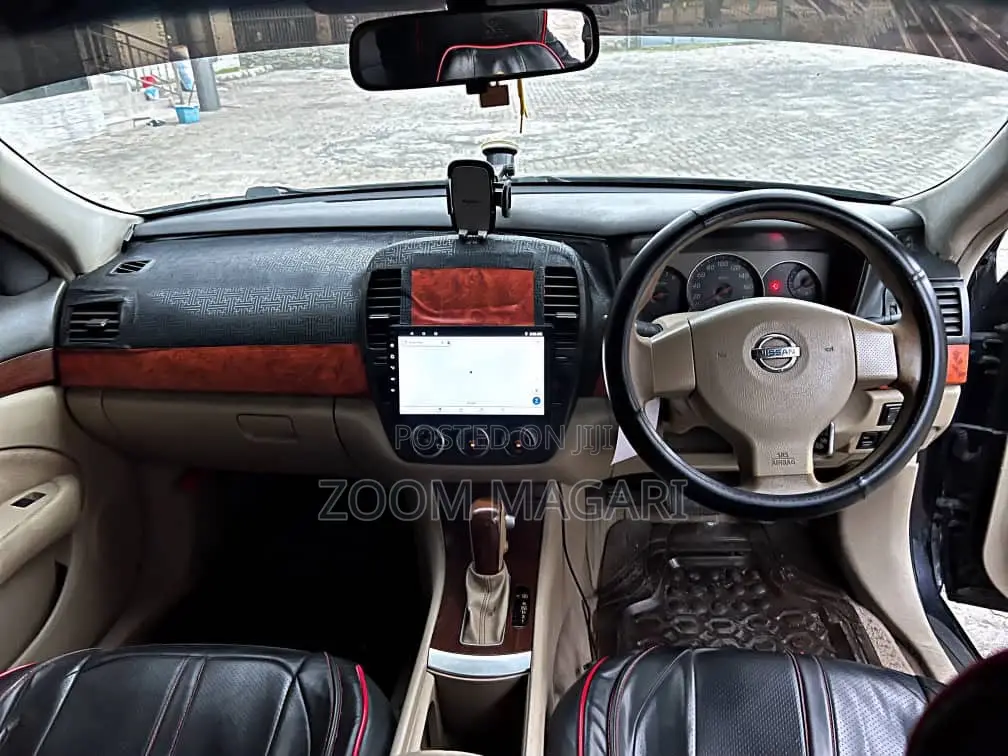 Nissan Bluebird 2005 Black