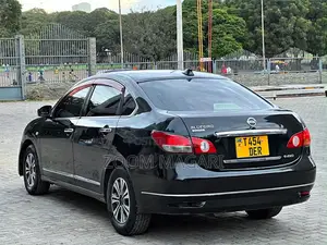 Nissan Bluebird 2005 Black