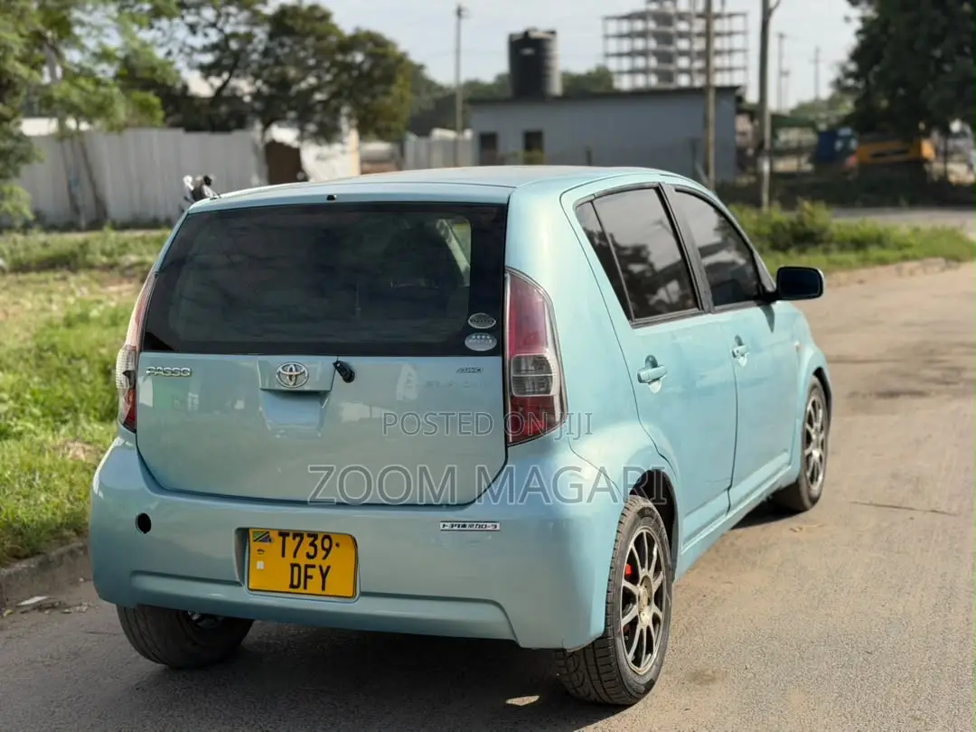 Toyota Passo 2004 Blue