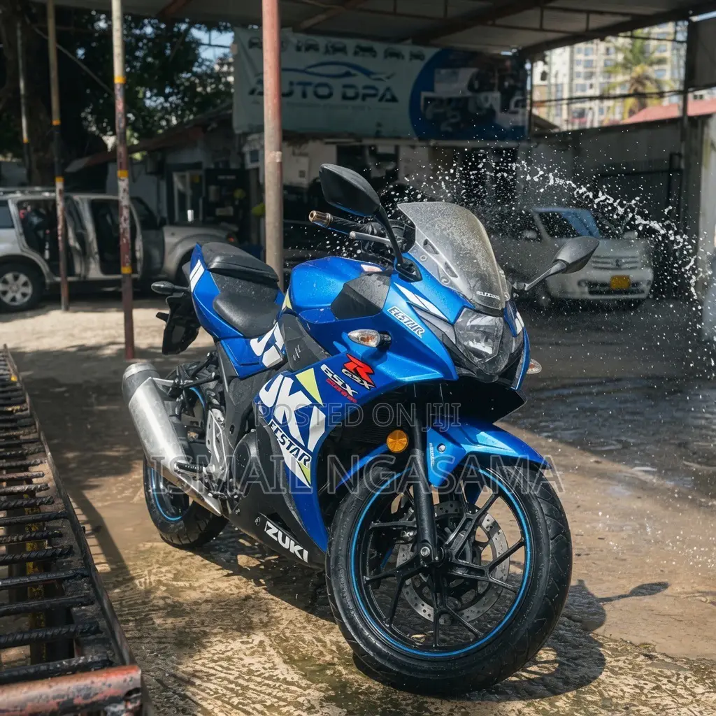 Suzuki 2022 Blue