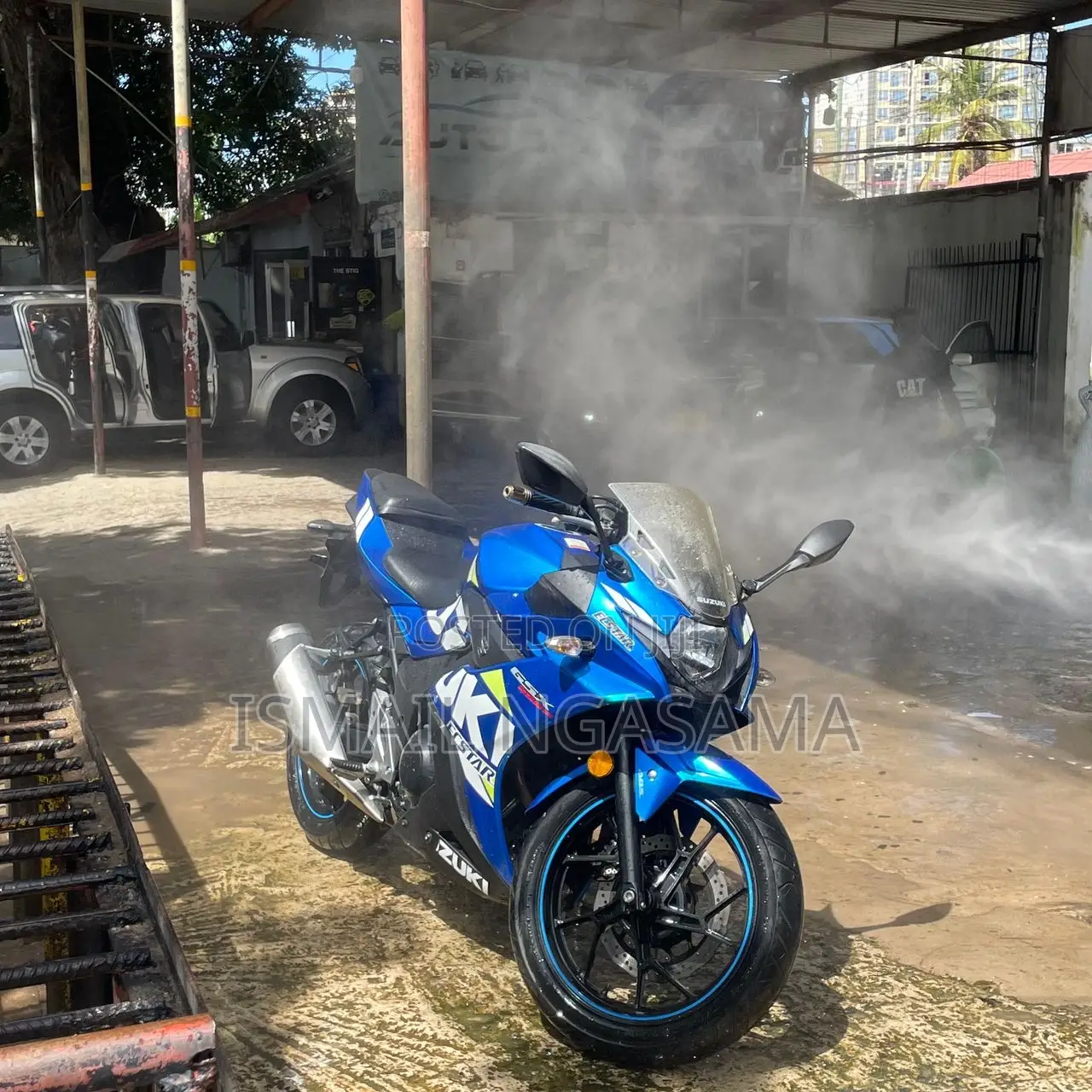 Suzuki 2022 Blue