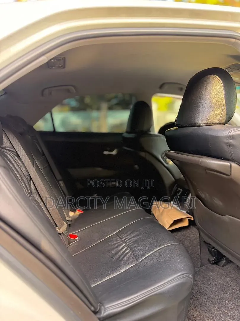 Toyota Crown 2009 White