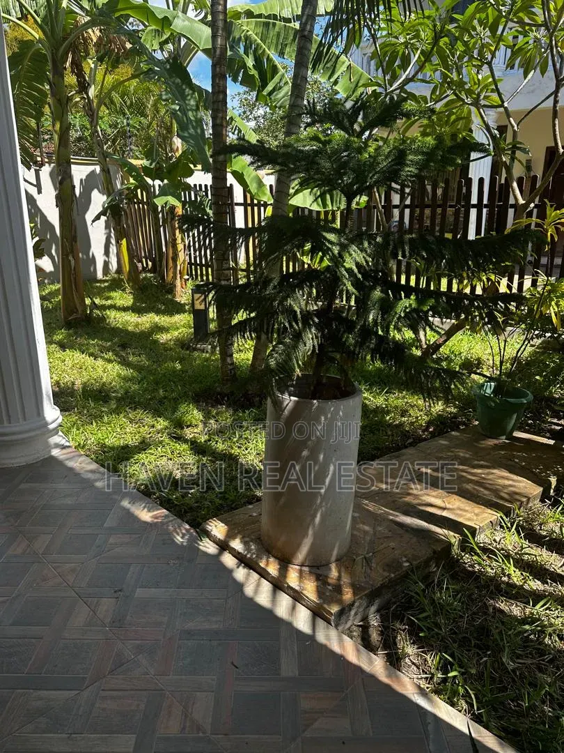 Furnished 4bdrm Villa in Masaki for rent