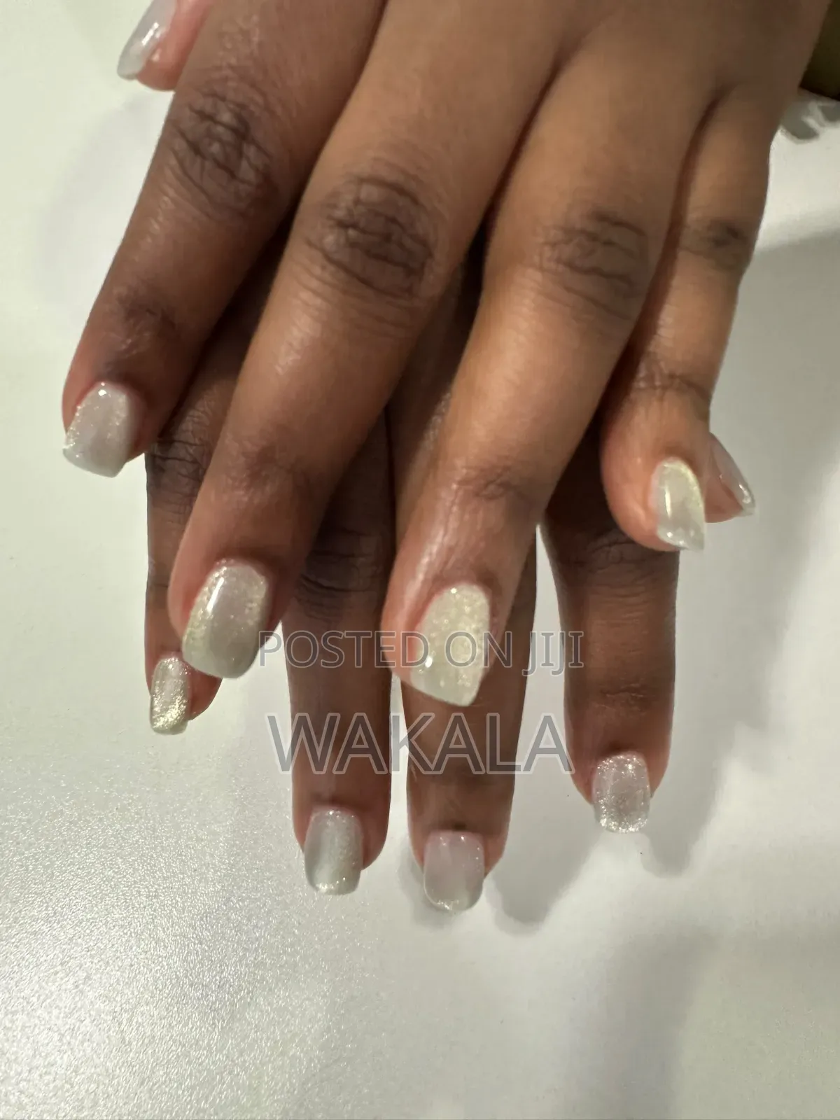 Hard Gel Nails - Pearl White Cat Eye | Short Squoval