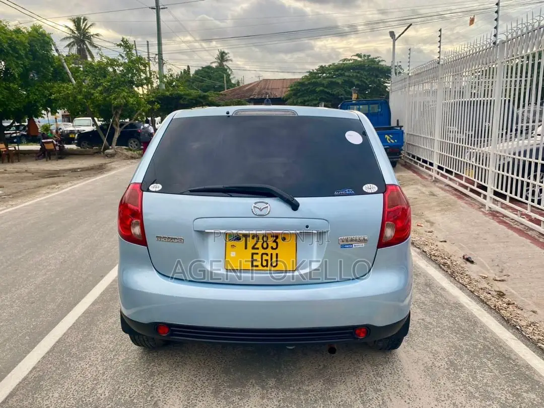 Mazda Verisa 2005 Blue