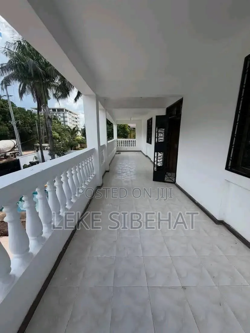 5bdrm House in Masaki for rent