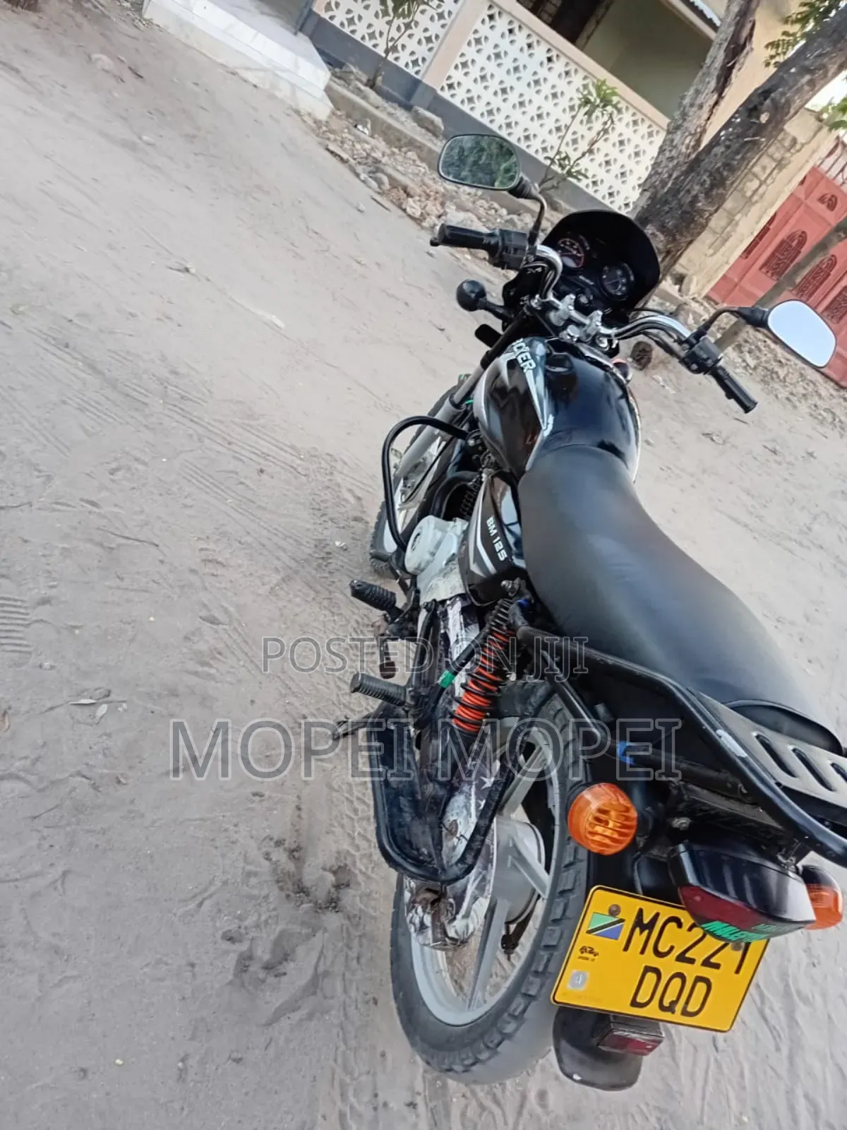 Bajaj Boxer 125 2021 Black
