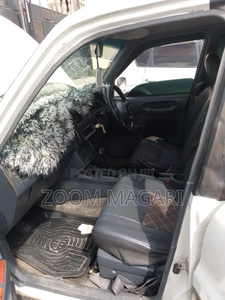 Toyota RAV4 1999 White