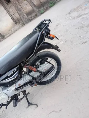 Bajaj Boxer 125 2025 Black