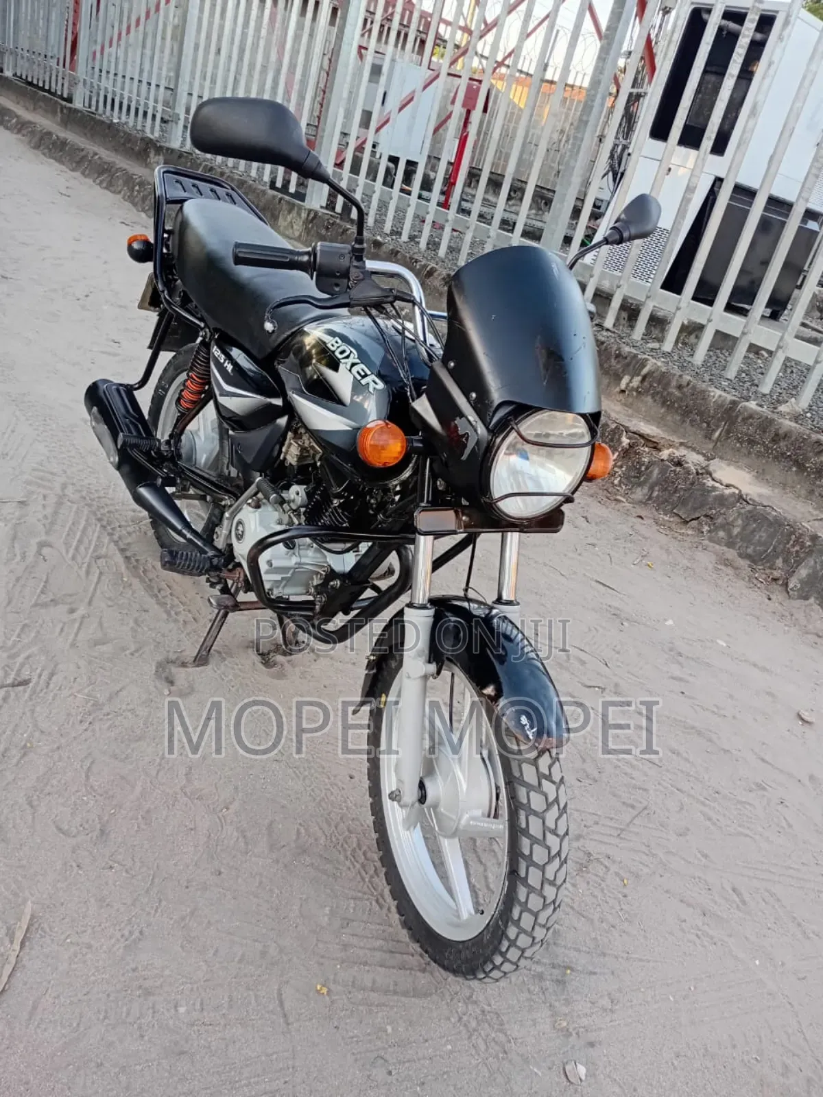 Bajaj Boxer 125 2025 Black