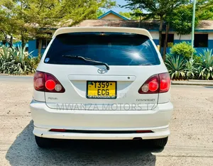 Toyota Harrier 1999 White