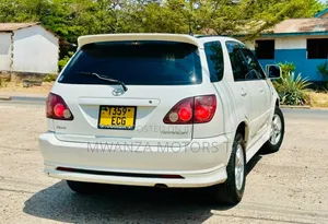 Toyota Harrier 1999 White
