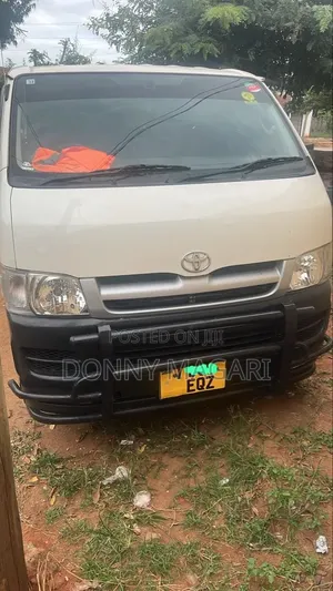 Toyota HiAce 2008 White