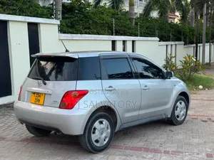 Toyota IST 2003 Silver