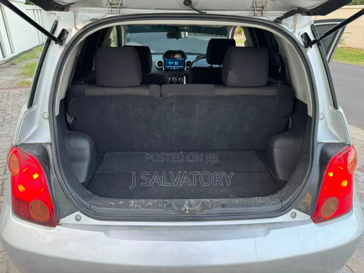 Toyota IST 2003 Silver