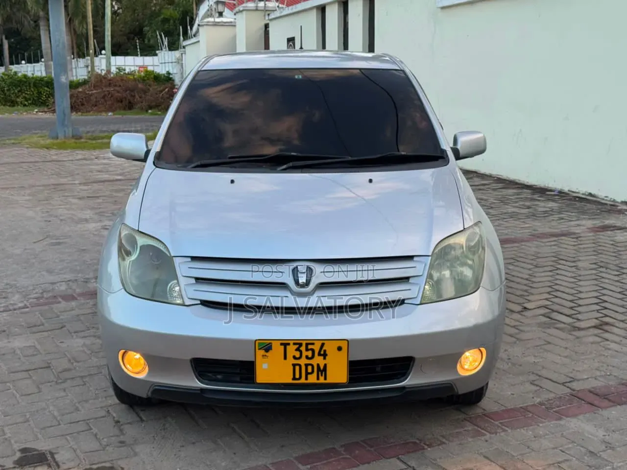 Toyota IST 2003 Silver