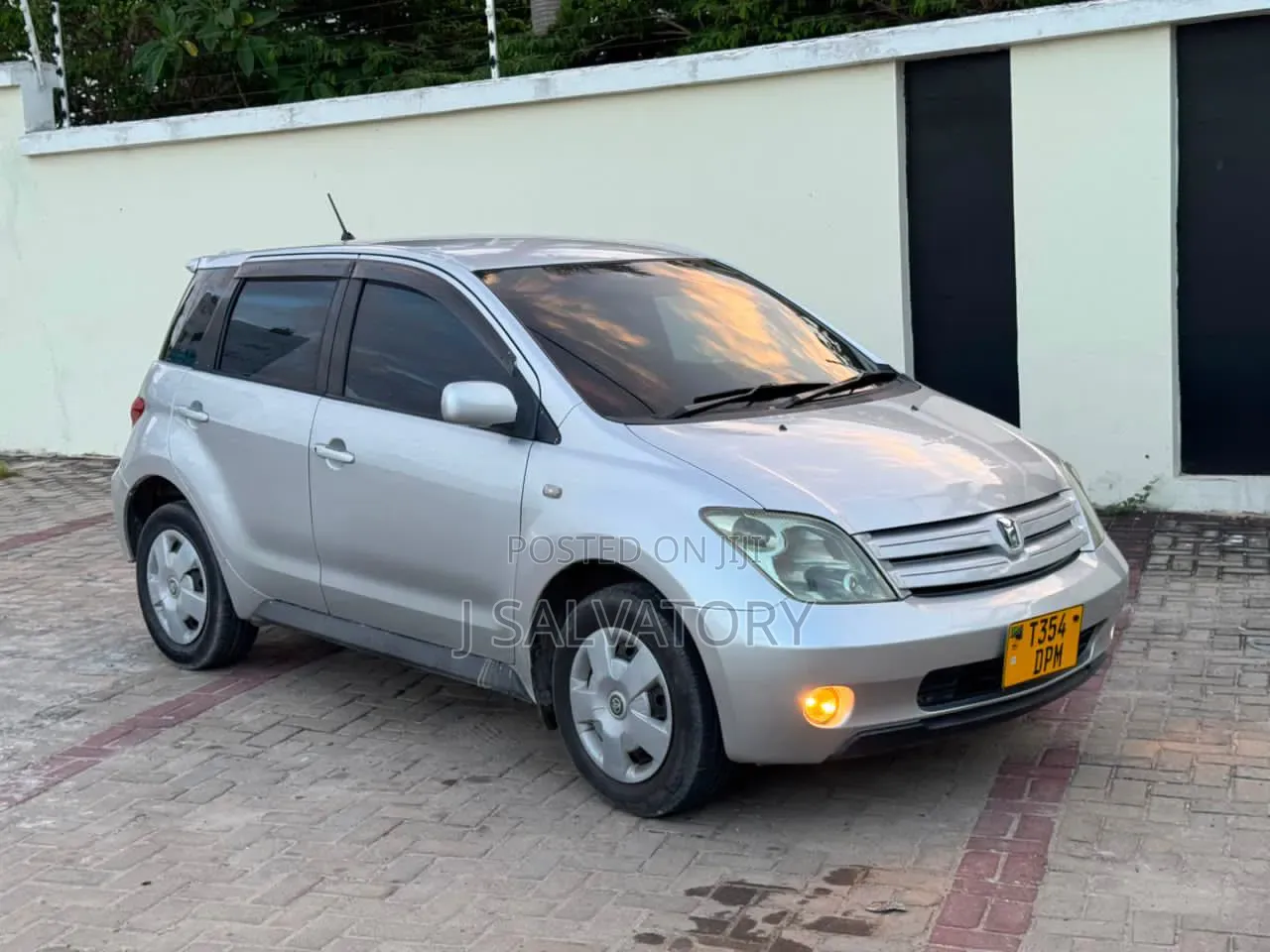Toyota IST 2003 Silver