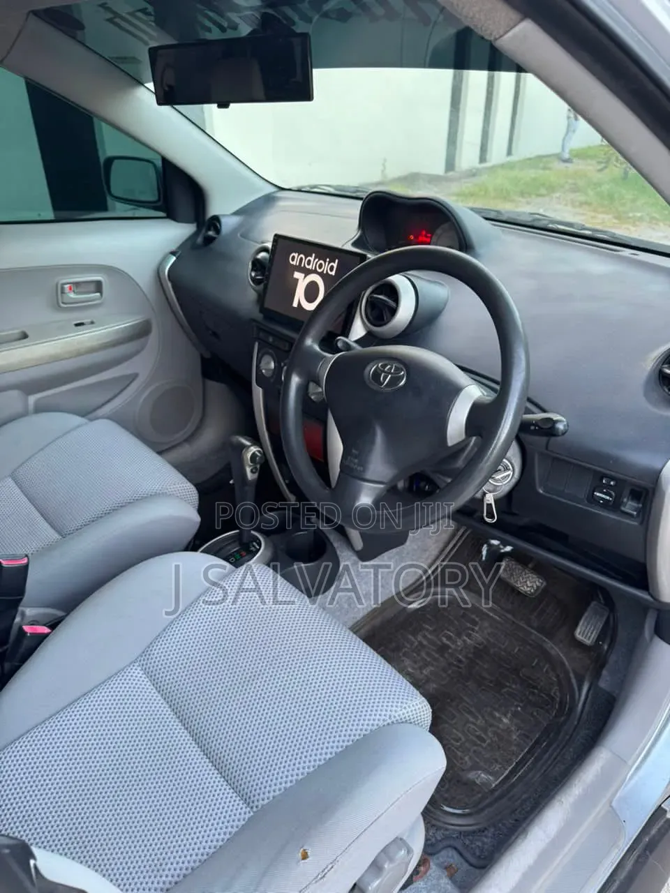 Toyota IST 2004 Silver