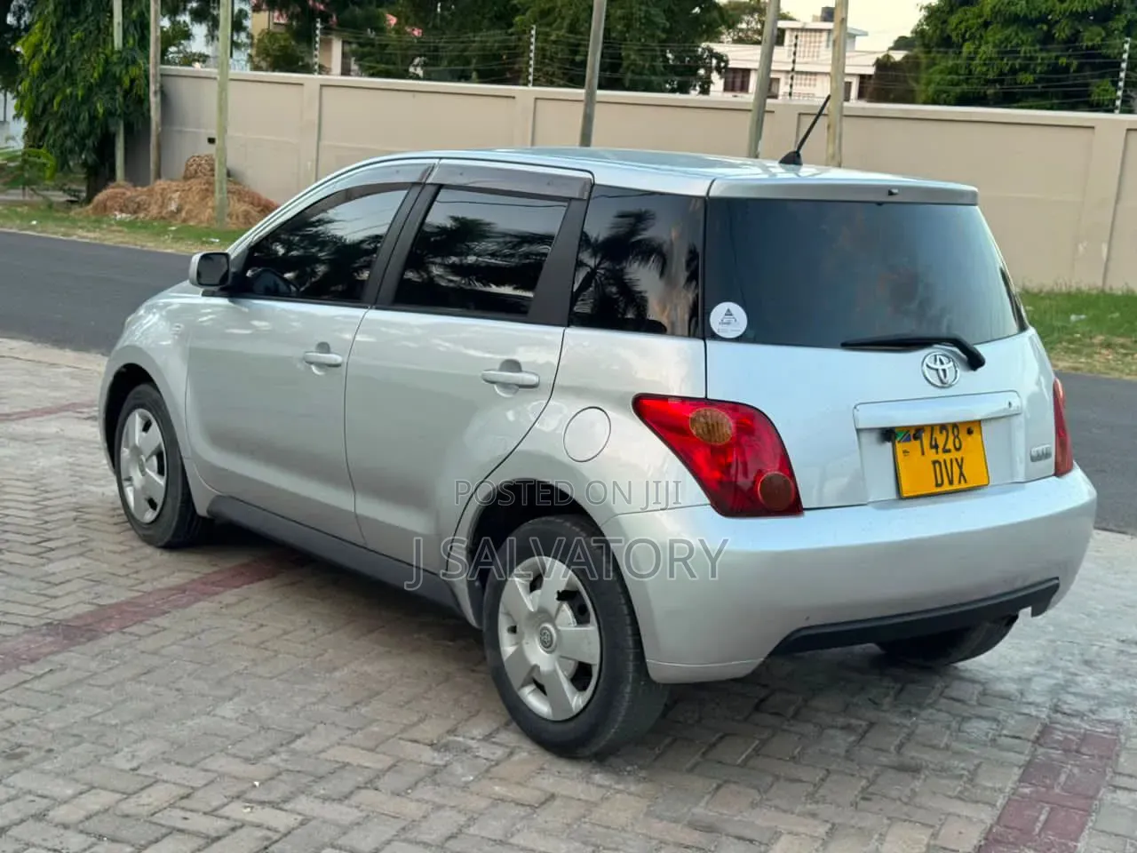 Toyota IST 2004 Silver